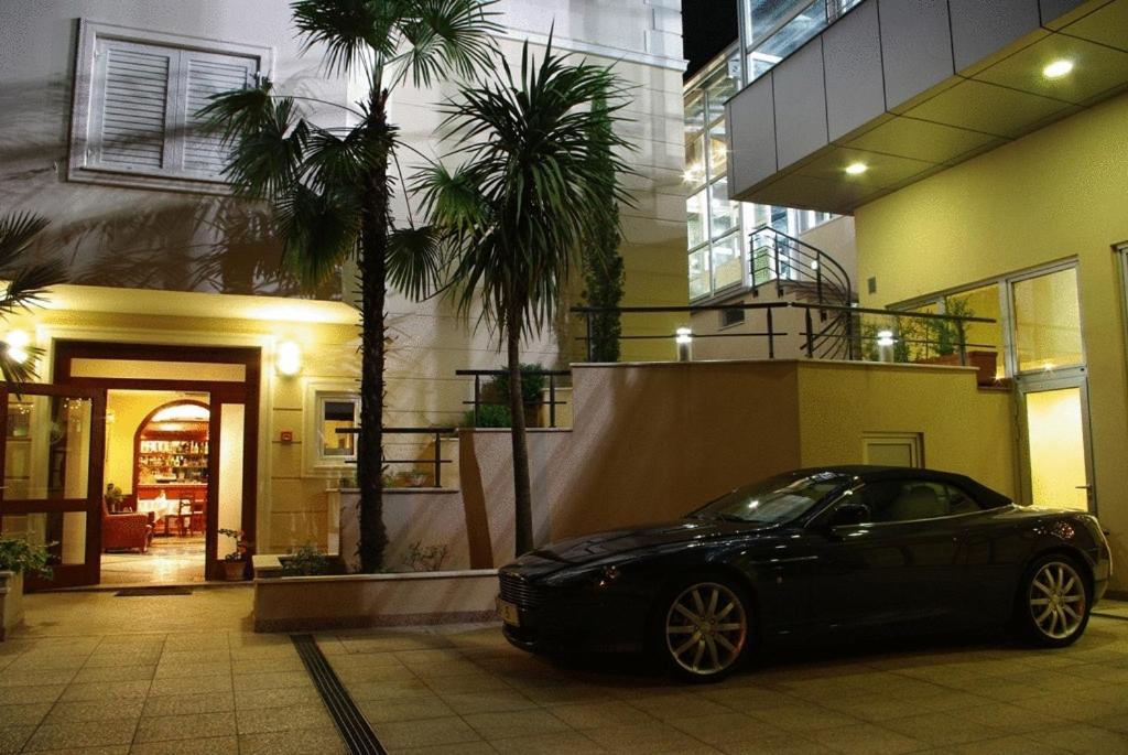 Vera Hotel 4*